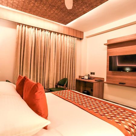 Rj Hotel - Managed By Atithi House Greater Noida Exterior foto