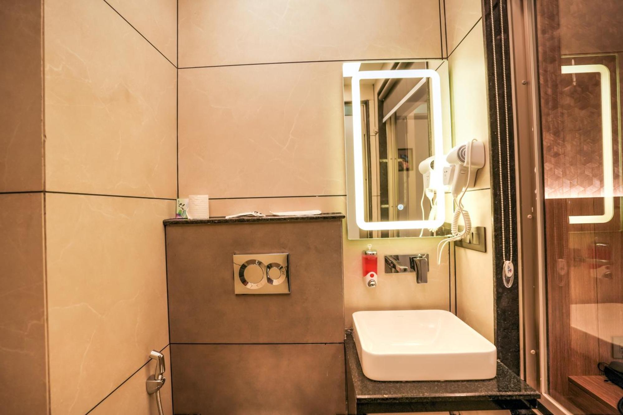 Rj Hotel - Managed By Atithi House Greater Noida Exterior foto